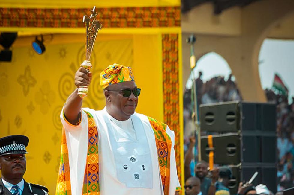 John Dramani Mahama officially assumes office